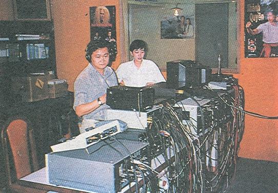 Nguyễn Bá Tòng (trưởng ban) và Phương Quỳnh (kỹ thuật)